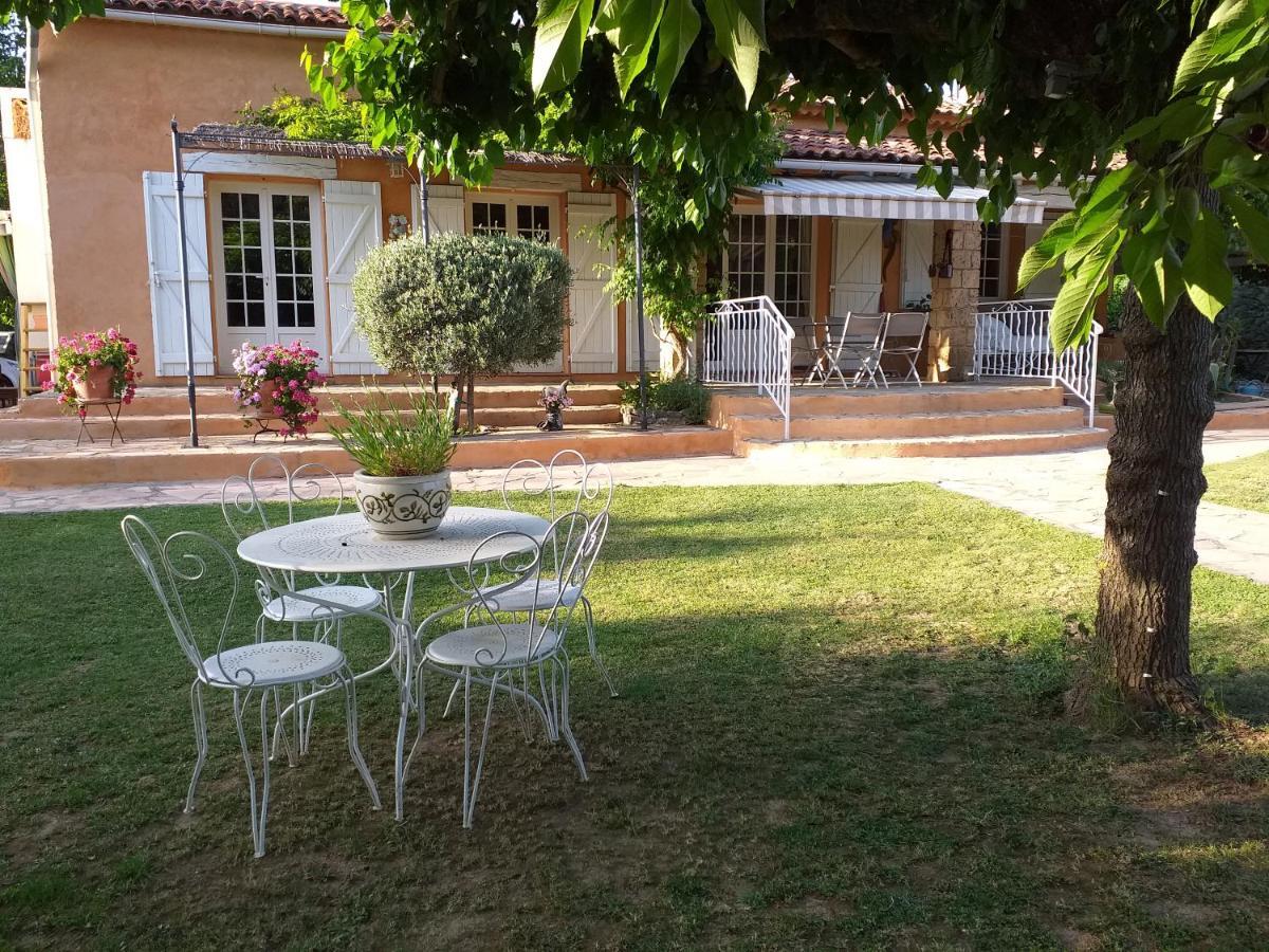 La Mansardiere Villecroze Exterior foto